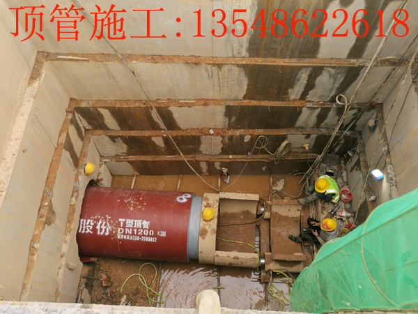 梅溪湖大橋Ф1200 mm排水頂管工程